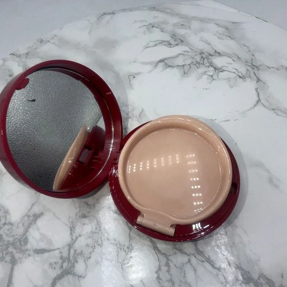 GUCCI Cushion De Beaute Foundation, SPF 20, Limited Edition, 14g (2.5)